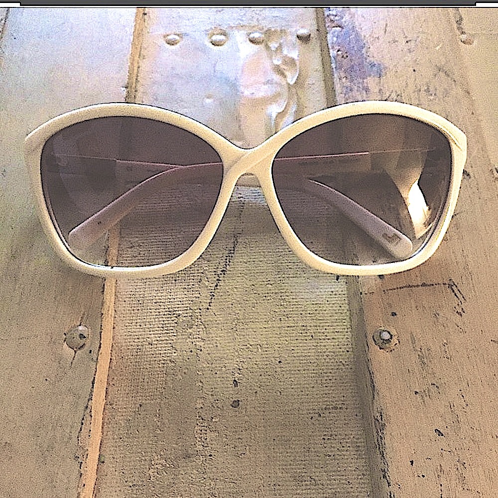 WILLIAM RAST OVERSIZED SUNGLASSES DESIGNER IVORY NEUTRAL ON TREND SUNGLASSES